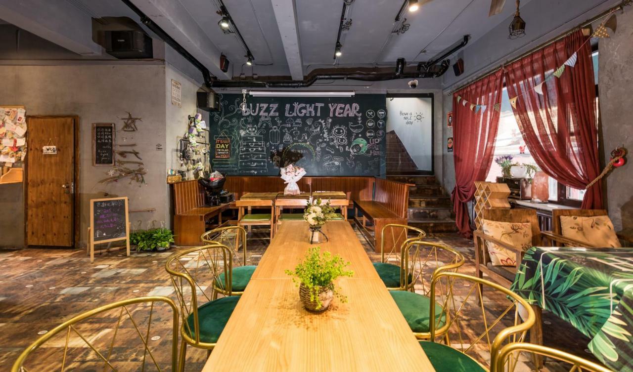 Dalian Buzz Light Year Youth Hostel מראה חיצוני תמונה